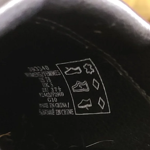 Clarks Women's Navy Flats with Stitch Detail - Picture 9 of 11